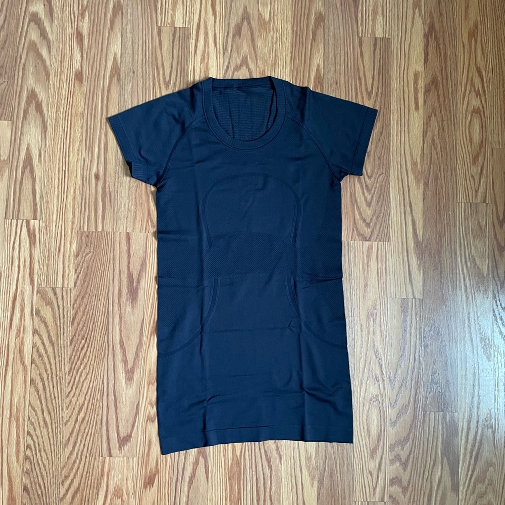Lululemon Short Sleeve Swiftly - Size 4 Midnight Navy